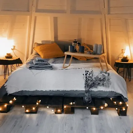 Luxe tent Glamping The Teepee Mombeltrán