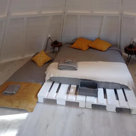 Glamping The Teepee *