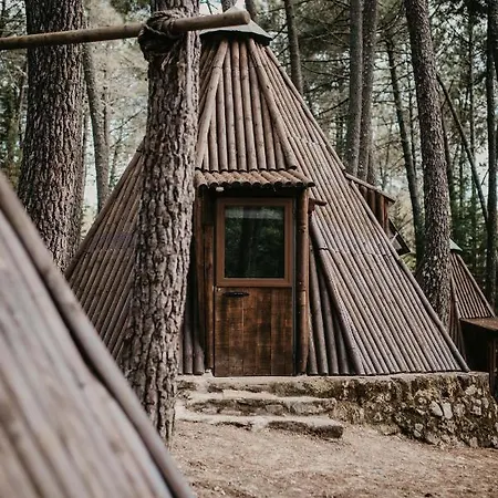 Campo de lujo Glamping The Teepee Mombeltrán